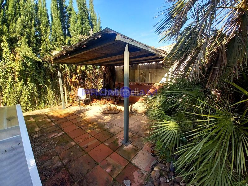 Foto cf685182-ae21-455a-a05c-6d223477b706. Casa amb piscina a Bollullos de la Mitación