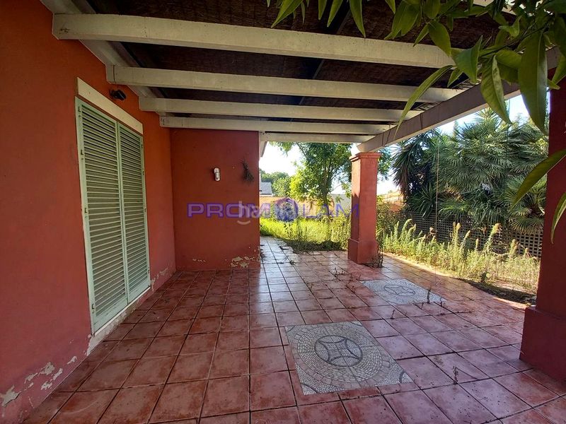 Foto fbb4a37d-1161-4489-b287-b142f294a3b8. Casa amb piscina a Bollullos de la Mitación