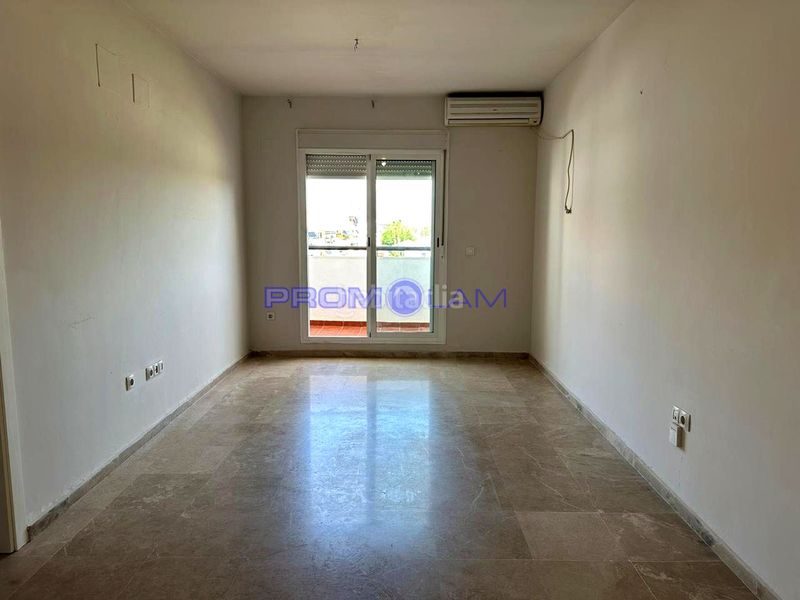 Foto 62891e35-f9c4-41be-863f-024300987528. Pis amb aparcament a Gelves