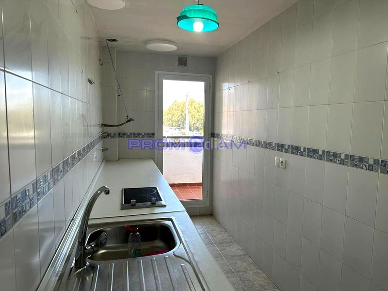 Foto a80df996-5504-46d2-b607-ea17a71e012b. Pis amb aparcament a Gelves