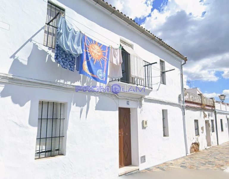 Foto ecdce780-6f2e-464a-8add-e899b5404dfb. Casa a Constantina