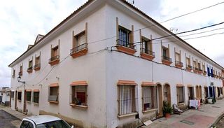 Gebäude  Puerto rico. Obra parada calle puerto rico  bollullos par del condado huelva