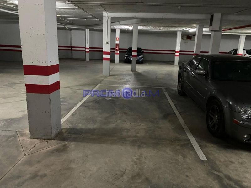 Foto 558d0631-0fae-4d45-a4c3-f5d1b694c645. Aparcament cotxe a Gines