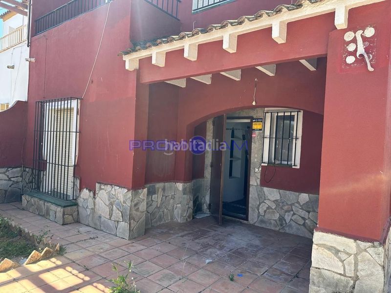 Foto 8ffeb6aa-c744-4693-84ea-b2a64e33ece5. Casa amb piscina a Almensilla