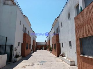 Casa  Virgen del amparo. Adosada en rentabilidad palomares del rio