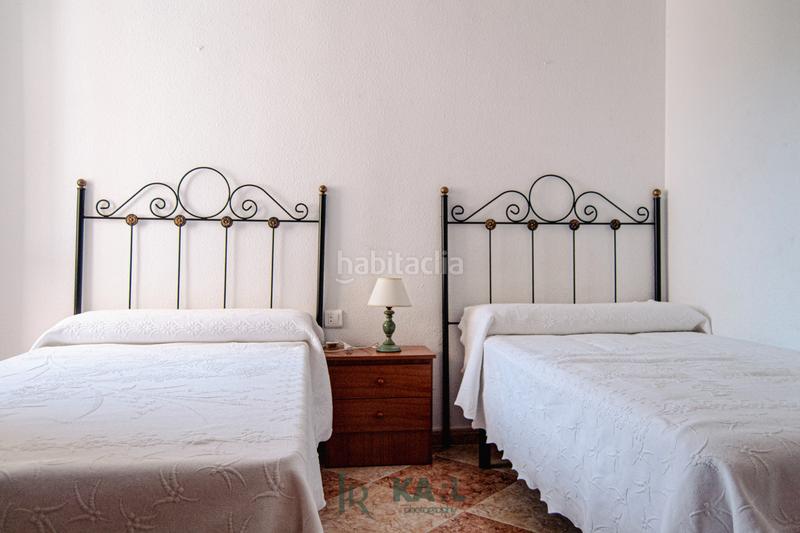 Foto 11e2dbbf-1279-4dc6-b421-a9712e5975b9. Piso en calle antonio chacón 15 piso con balcón en Málaga