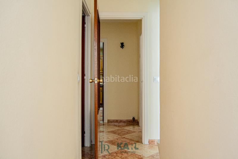 Foto 3aad83a5-3bd7-4052-86f2-4f87e11b2564. Piso en calle antonio chacón 15 piso con balcón en Málaga