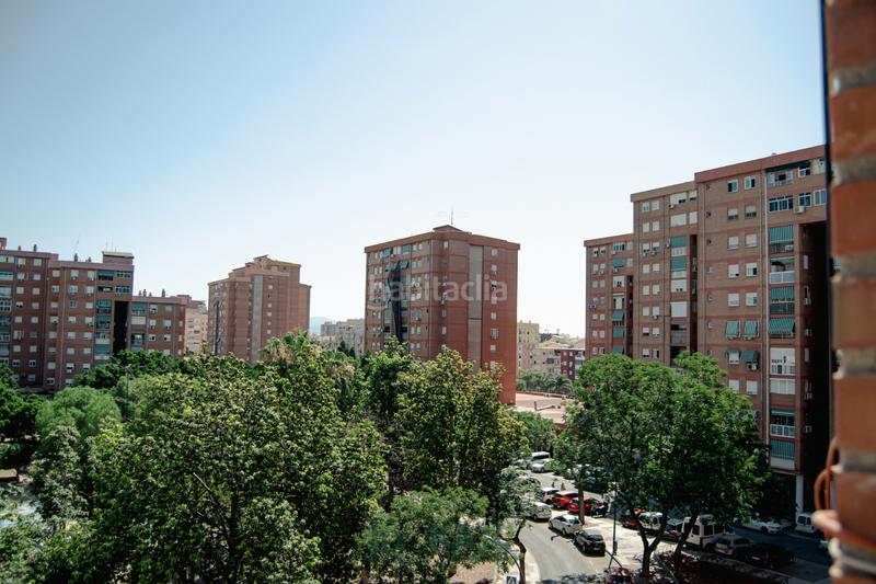 Foto 5e334a83-99fe-4b0a-82c5-f574cb5b3625. Piso en calle antonio chacón 15 piso con balcón en Málaga