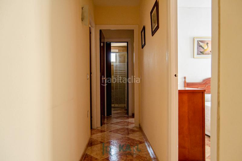 Foto 6cd90ab4-f57a-4840-8da2-f13ab0373ecb. Piso en calle antonio chacón 15 piso con balcón en Málaga