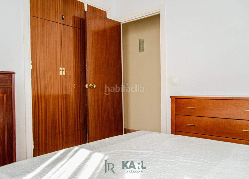 Foto add9fd18-96d3-4aa1-ad9d-12a718374bef. Piso en calle antonio chacón 15 piso con balcón en Málaga