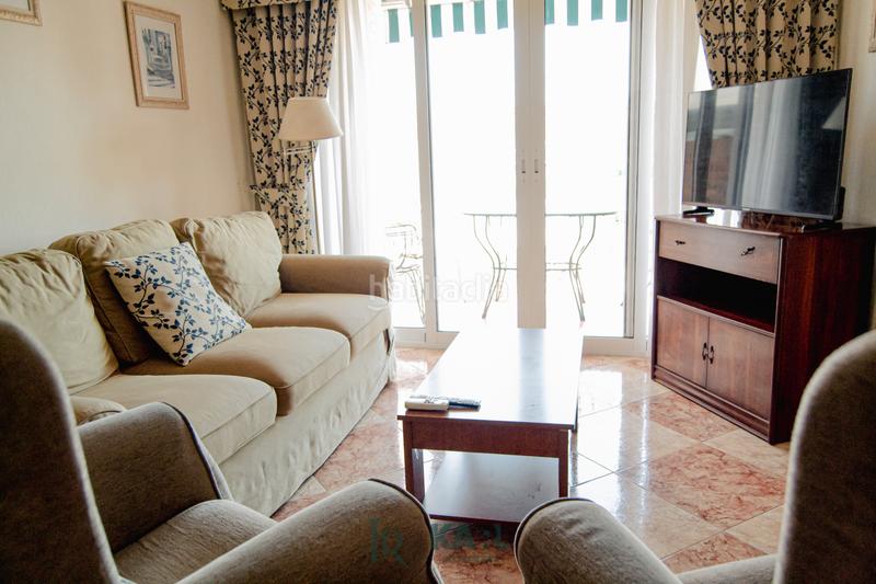 Foto d88569ef-bd12-4036-b73d-a360b1b2eb2b. Piso en calle antonio chacón 15 piso con balcón en Málaga