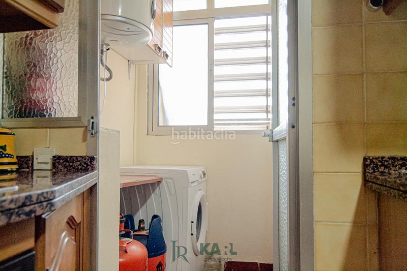 Foto e51fbcdf-f9c2-4465-abf8-b13fd5660c01. Piso en calle antonio chacón 15 piso con balcón en Málaga