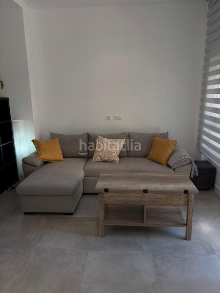 Foto 5d4d6a31-6bdf-46c8-b06a-7adfbd9468b2. Location appartement dans avenida de los guindos 29 dans Málaga