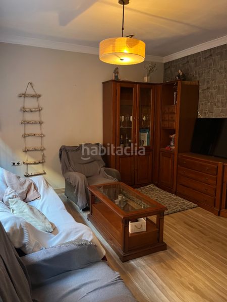 Foto 9c2698c2-de57-445a-9d99-c15dd9e17dfd. Casa adossada a estación de Cártama Cártama