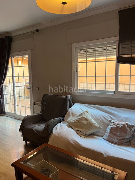 Foto bcf9dc96-7190-422d-a4eb-67aee1724368. Casa adossada a estación de Cártama Cártama