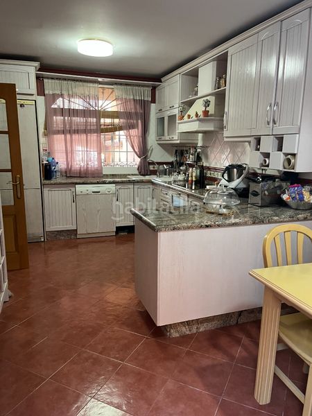 Foto be828f04-2d5e-40cf-94f0-d5ed62ab3c64. Casa adossada a estación de Cártama Cártama