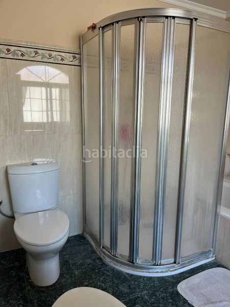 Foto d0ae8708-0254-42ce-af63-4b72e96ab4ec. Casa adossada a estación de Cártama Cártama