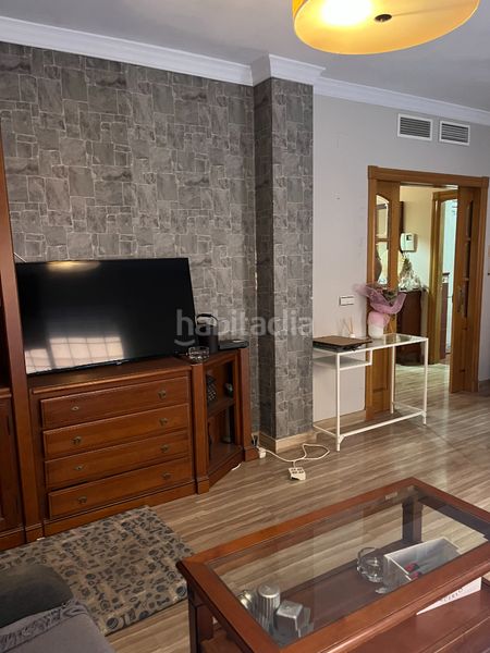 Foto e2b544b9-ab6f-4896-9e5e-85e400ef3439. Casa adossada a estación de Cártama Cártama