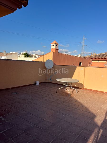 Foto e692801f-a3ad-4204-9e6c-60ded157a228. Casa adossada a estación de Cártama Cártama