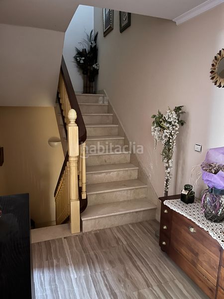 Foto e69575bc-cfe2-4a8b-b9d4-81c5297ecd8a. Casa adossada a estación de Cártama Cártama