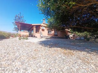 Country house en Calle c�ceres 23
