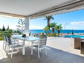 Rent Chalet in Añoreta Golf - Paraíso del Sol. Moderna villa en rincón