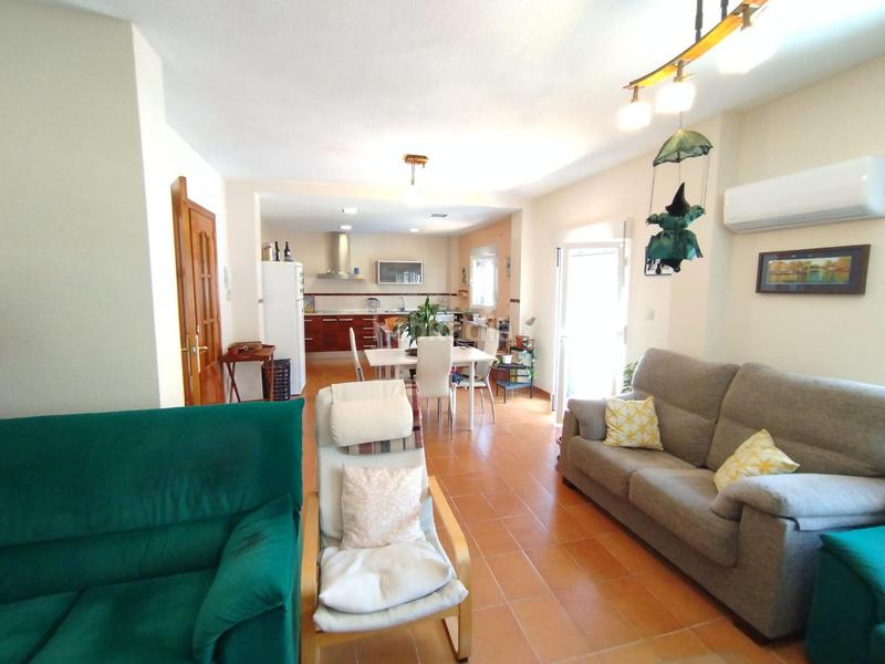 Foto 6073a98c-c790-4b94-9e3e-71bd8b33f5ff. Casa aparellada amb calefacció aparcament piscina a Güevéjar