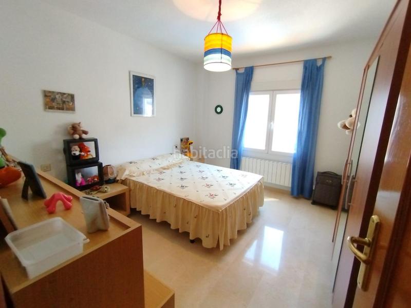 Foto b5f98518-276a-41ba-83e4-1b8f6e378f1a. Casa aparellada amb calefacció aparcament piscina a Güevéjar