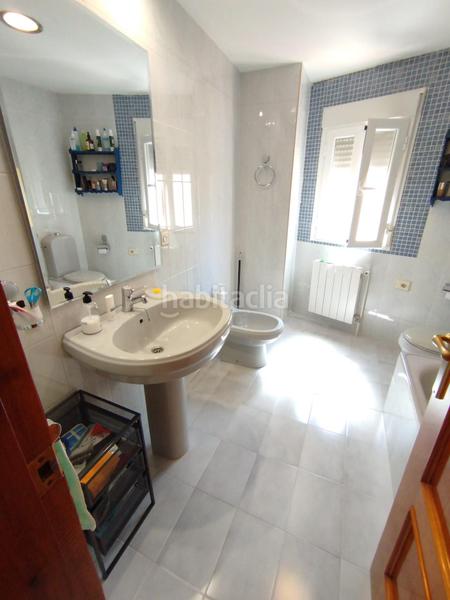 Foto d1011022-f34d-420f-924d-fdeb76284f8d. Casa aparellada amb calefacció aparcament piscina a Güevéjar