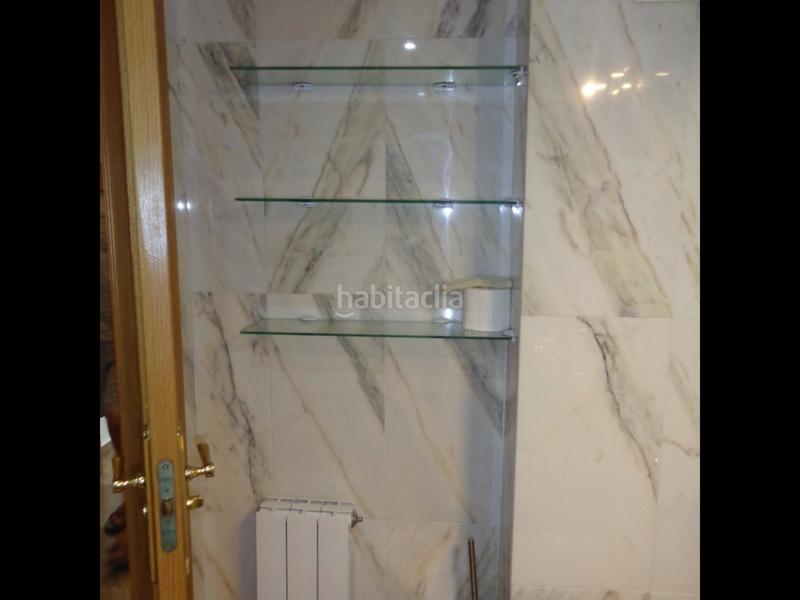 Foto c524bf74-ab06-4a68-9102-a02d709a8f15. Lloguer pis amb calefacció aparcament piscina a Av. F. Garcia Lorca - Nueva Estación Autobuses Granada