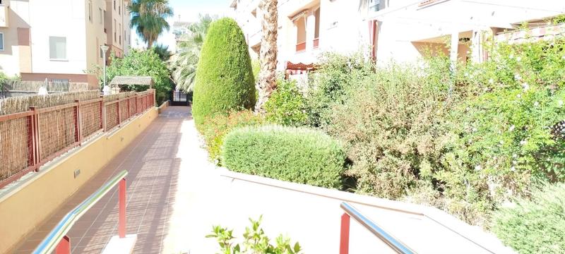 Foto 87a2af2e-d48e-47fd-9e45-c41d9c840ebd. Location appartement avec chauffage parking piscine dans Granada