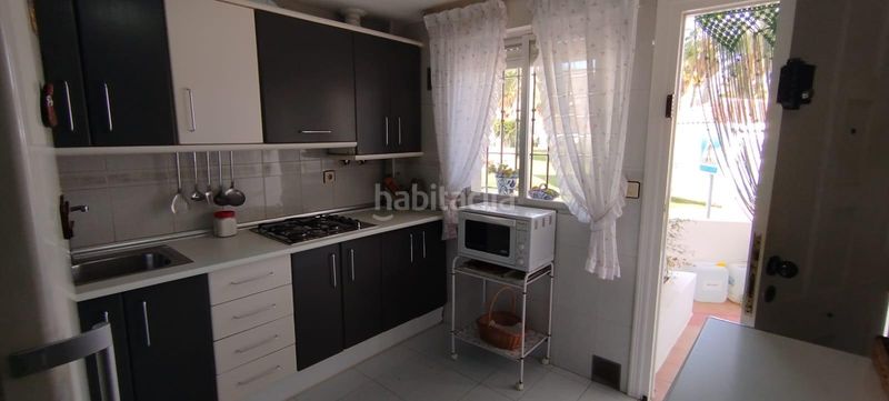 Foto e3856118-2dac-4b66-948b-529da3afa28b. Casa adosada en Calahonda - Carchuna Motril