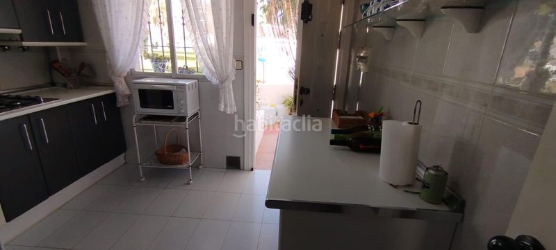 Foto 74da6036-340d-4456-bdb3-dd7b18f6f7b8. Casa adossada amb aparcament piscina a Calahonda - Carchuna Motril