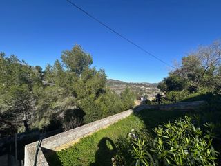 Chalet en Carrer dels pins 60. Chalet en monte pedreguer, con necesidad de reforma y mejoras