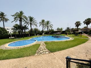 Apartament  Carretera de les marines a dénia 5. Apartamento a 50m de la playa y 500m de denia. amplio y con gimn