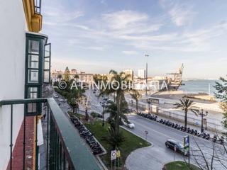 Pis  Calle valenzuela. Piso 4 habitaciones venta cádiz