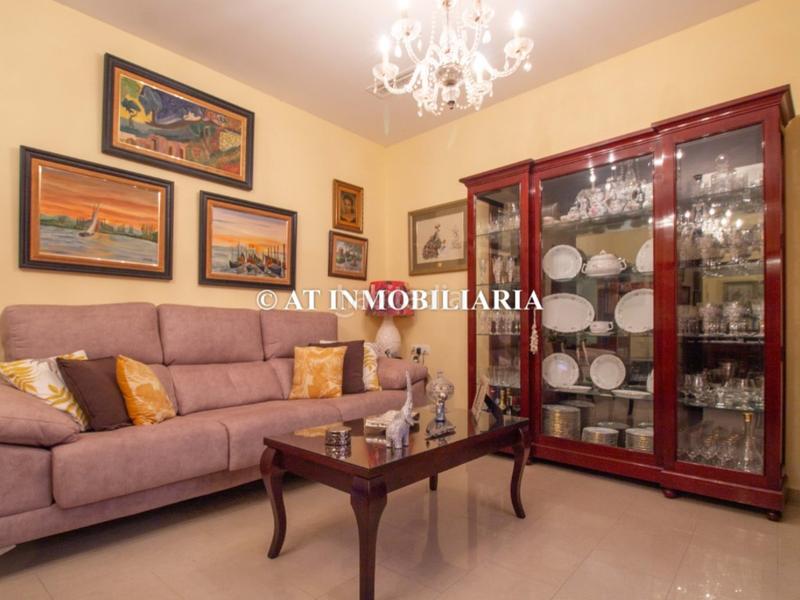 Foto 5008cbb3-fe73-4596-b3d3-90677bb6dfc9. Piso  3 habitaciones venta en Alameda - Mentidero - Teatro Falla Cádiz