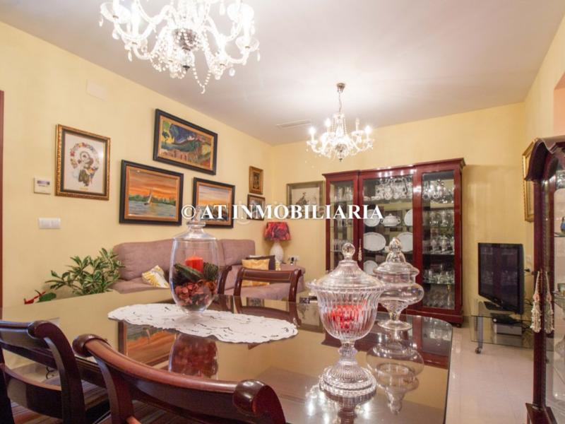 Foto 5485de3f-6053-4093-9dd9-3a65517256a4. Piso  3 habitaciones venta en Alameda - Mentidero - Teatro Falla Cádiz