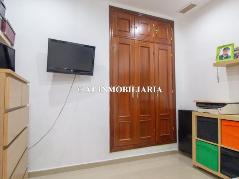 Foto dc78e441-ab32-4b7c-8508-b09fbe88bf95. Piso  3 habitaciones venta en Alameda - Mentidero - Teatro Falla Cádiz