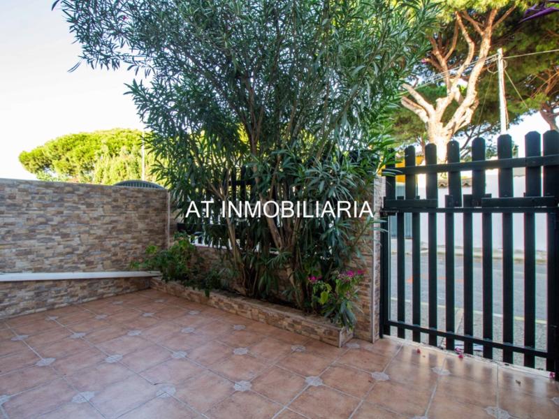 Foto a4e24645-4251-4773-989a-1a7153617468. Reihenhaus mit parking pool in La Barrosa Chiclana de la Frontera