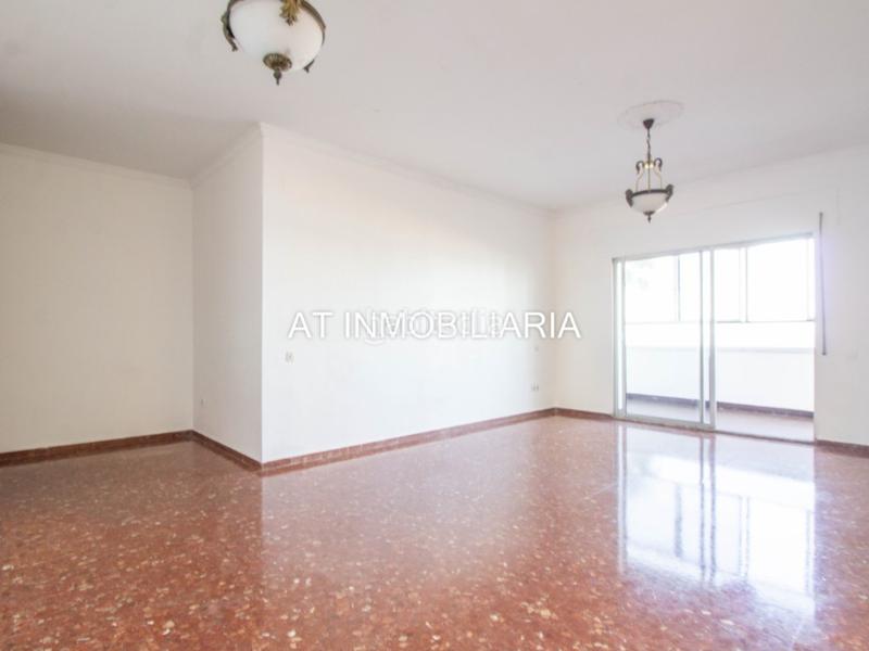 Foto 7766d35d-8141-4c83-a6e9-e389df9344f6. Piso  4 habitaciones venta en Paseo Marítimo - San José - La Laguna Cádiz