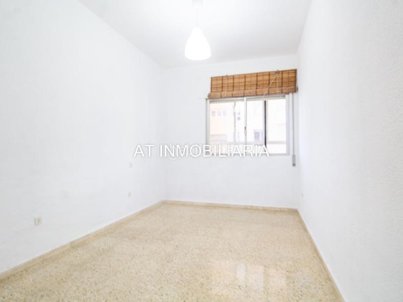 Foto 7f0a42aa-b451-48c2-a91a-33ce99d83573. Piso  4 habitaciones venta en Paseo Marítimo - San José - La Laguna Cádiz