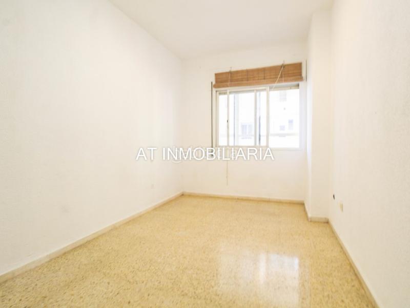 Foto b01acd15-f864-49d1-bc13-1650d5e7d691. Piso  4 habitaciones venta en Paseo Marítimo - San José - La Laguna Cádiz