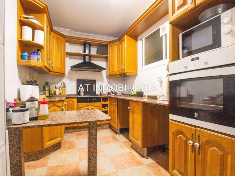 Foto e4b20f0b-6c3a-4231-ae96-c2046c882941. Piso  4 habitaciones venta en Paseo Marítimo - San José - La Laguna Cádiz