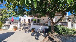 Masia a Cómpeta. Casa de campo en venta en cómpeta, 5 dormitorios.