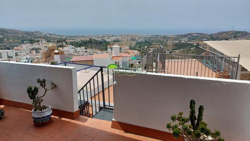 Foto 48b9f34d-d96e-4c17-af86-4f664833f7ca. Maison avec parking dans Torrox pueblo Torrox