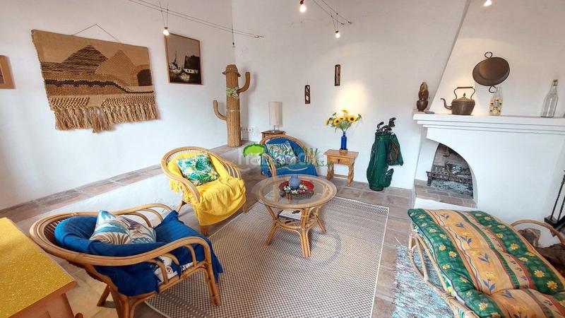 Foto 4b09fa82-347a-45b6-88f6-634a6ad810dc. Maison avec parking dans Torrox pueblo Torrox