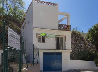 Casa a Cómpeta. Casa pueblo en venta en cómpeta, 3 dormitorios.