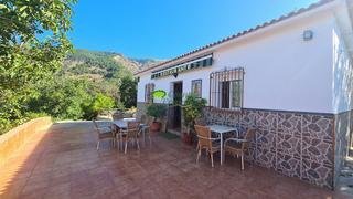 Country house in Canillas de Albaida. Casa de campo en venta en canillas de albaida, 3 dormitorios.