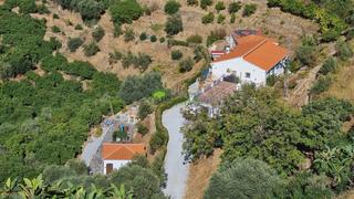 Country house in Canillas de Albaida. Casa de campo en venta en canillas de albaida, 8 dormitorios.